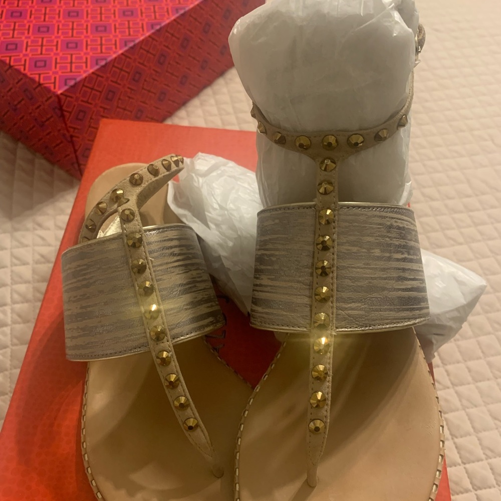 Donald J Pliner sandals 61/2 M. Light bronze metallic